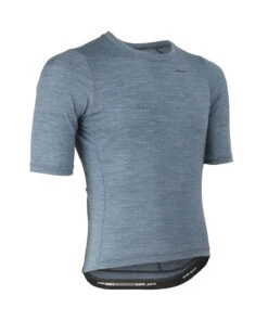 M. LIGHTWEIGHT MERINO ZIPPERLESS JERSEY - SLATE HEATHER -Voler 2025 M Merino50 Zipperless Solid Slate F cc588afc 1b6a 4a02 bd0b 476a0110024b