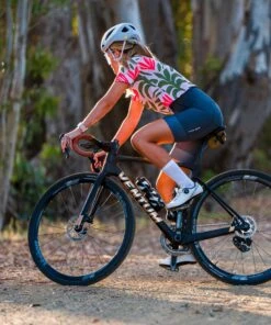 W. CROP TEE - SUMMER BOTANICAL 13 W. CROP TEE - SUMMER BOTANICAL -Voler 2025.05.14 AndersBeritStenner 39